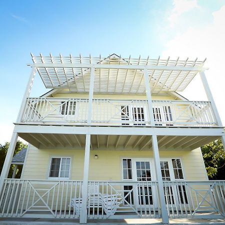 Island Seaside Suites Eleuthera Exterior photo