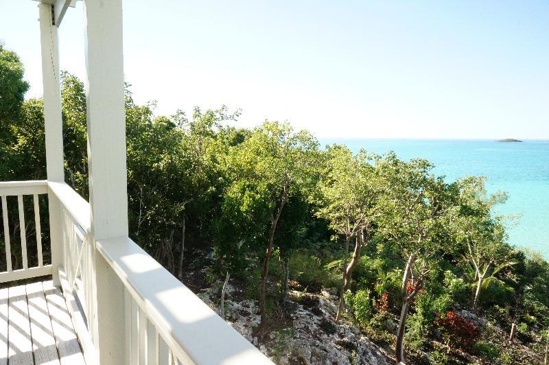 Island Seaside Suites Eleuthera Exterior photo